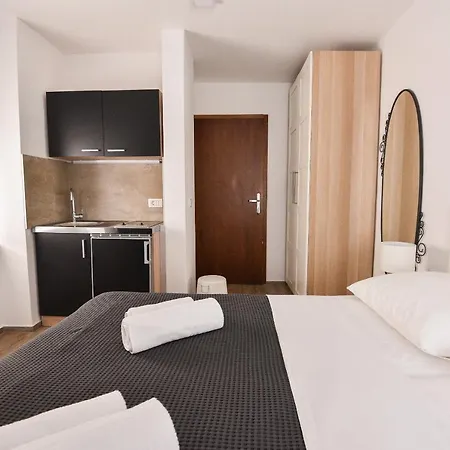 Guest house Old Town 2*