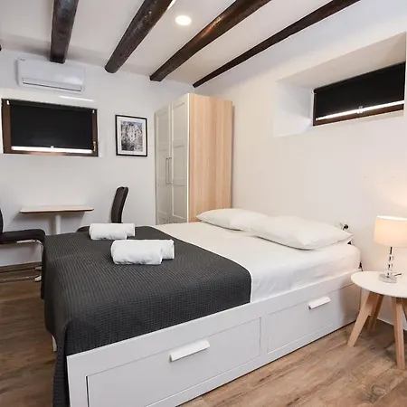 Old Town Guest house Pula