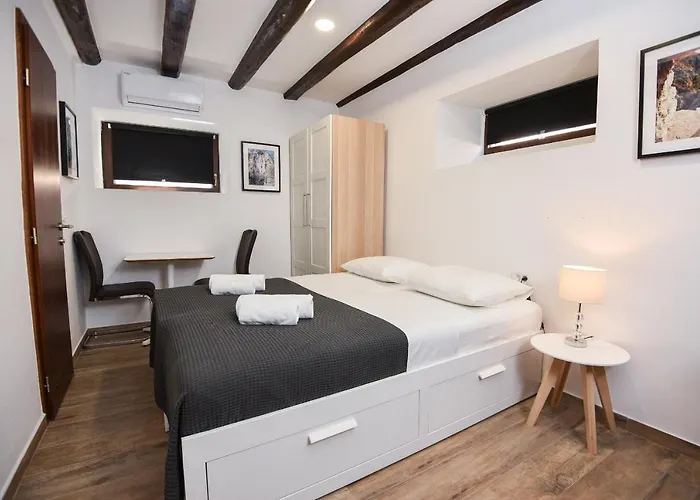 Old Town Guest house Pula