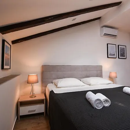 Old Town Πανσιόν